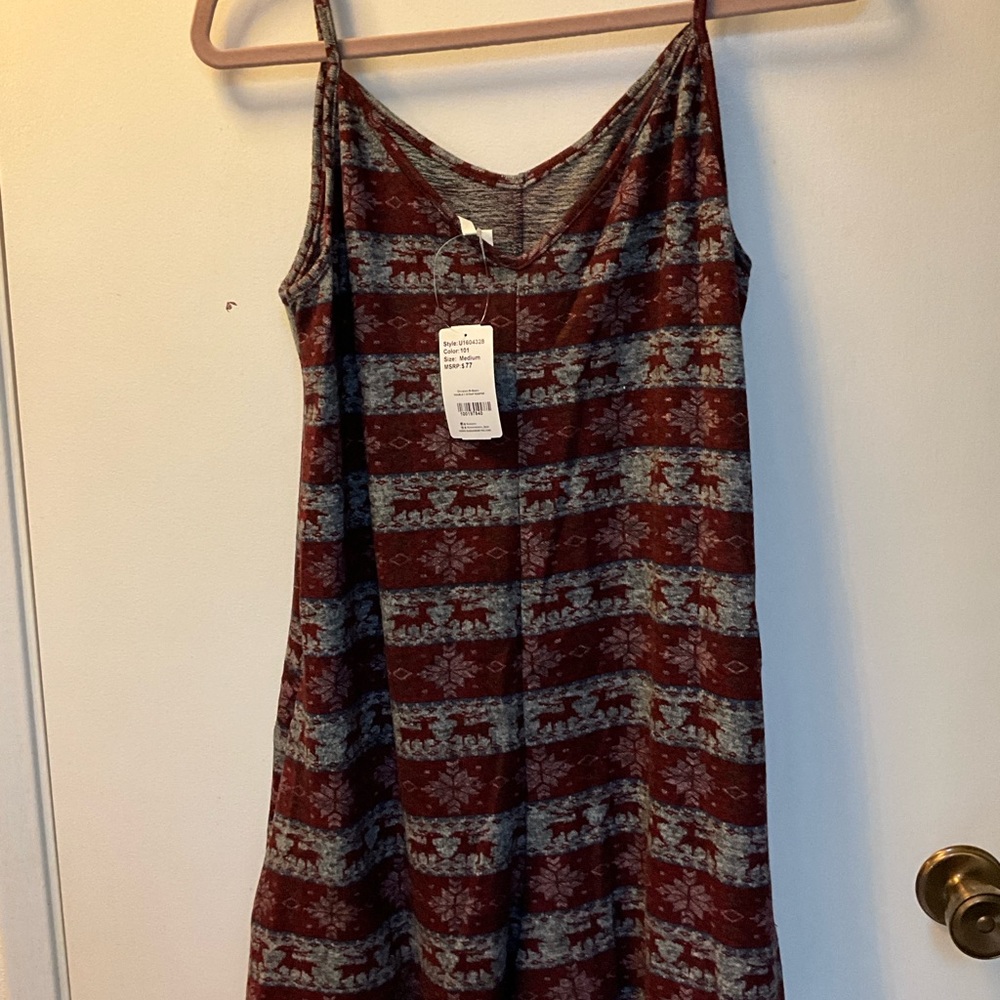 ๐ Simple by Suzanne Betro | Maroon B-Basic V-Neck Romper Size M - Picture 2 of 6